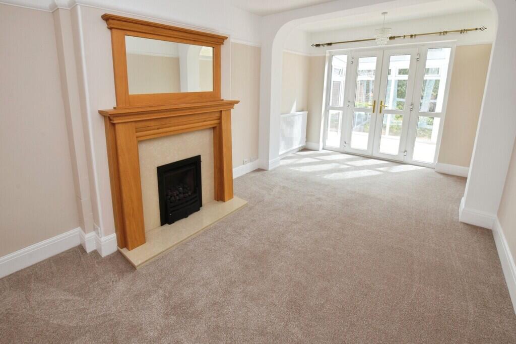 Hanover Close photo 3