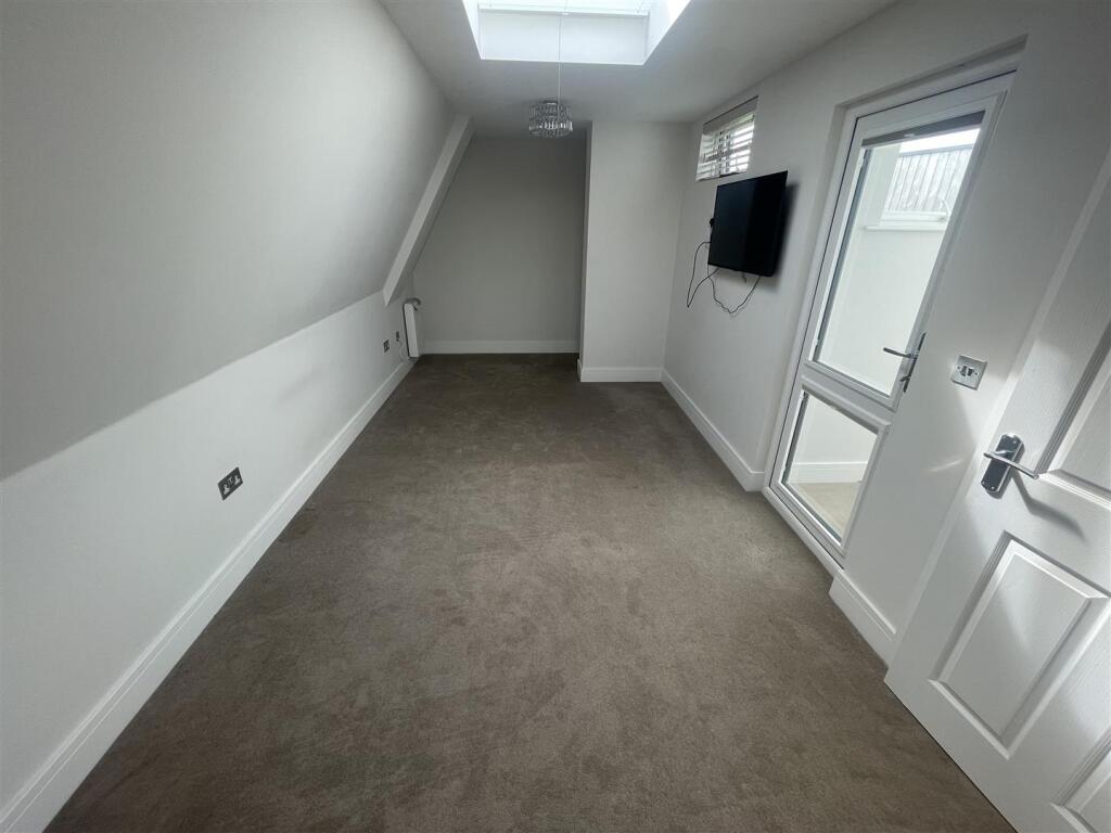 Apartment in Bournemouth - View 5