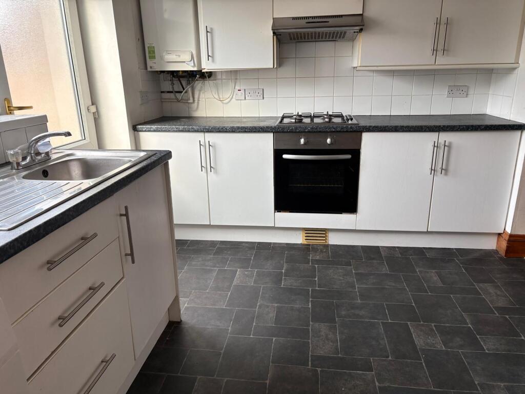 House in Newport - View 4