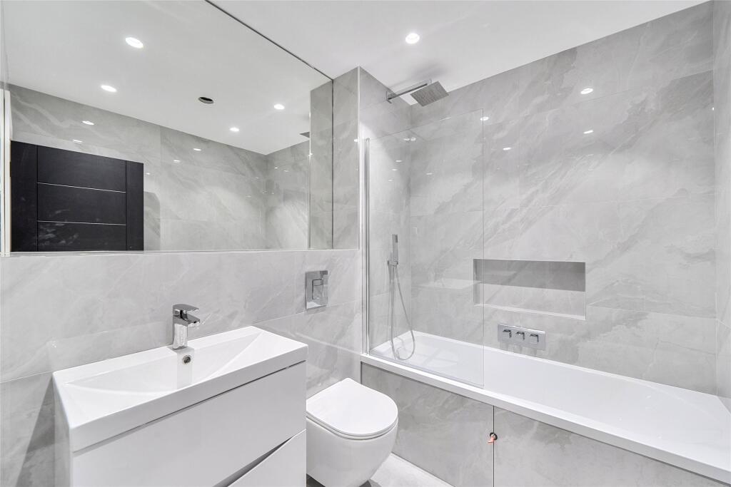 Apartment in Sutton - View 2