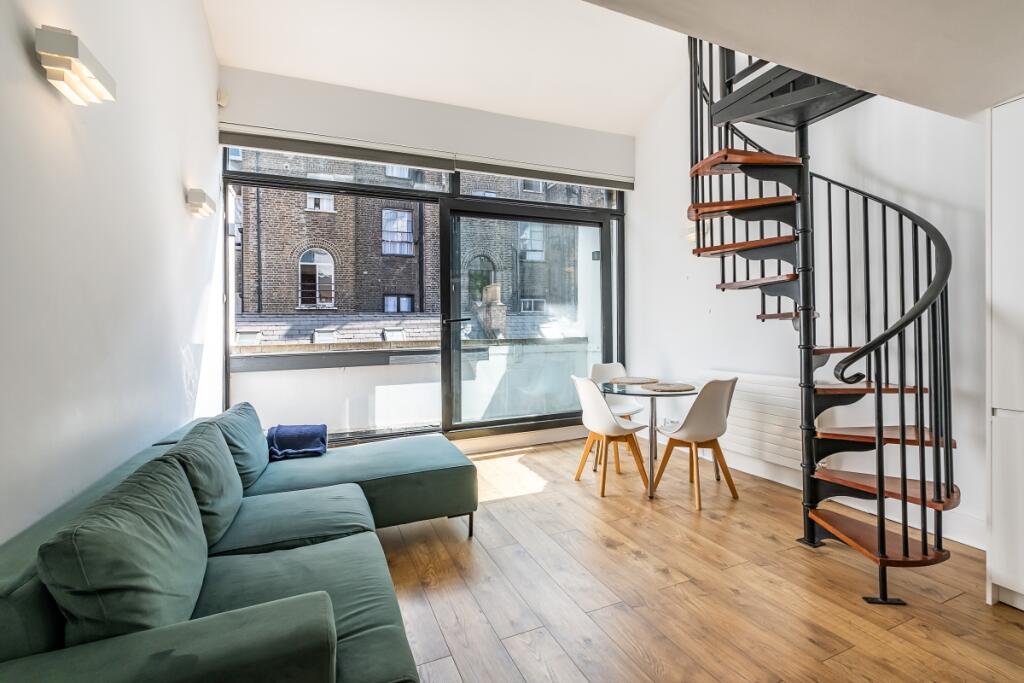 2 bedroom mews property for rent