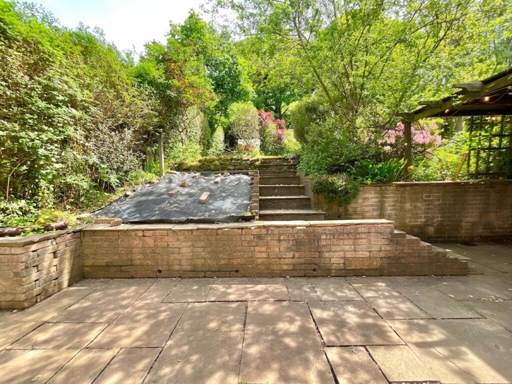 House in Stoke-on-Trent, Baddeley Edge - View 4