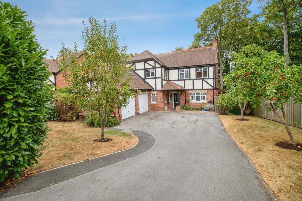 Main image of property: New Park Lane, Mansfield, Nottinghamshire, NG18