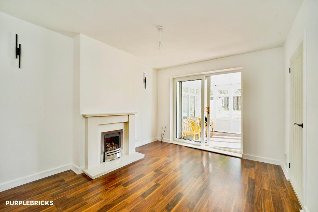 Knowles View, Bradford, BD4 photo 5
