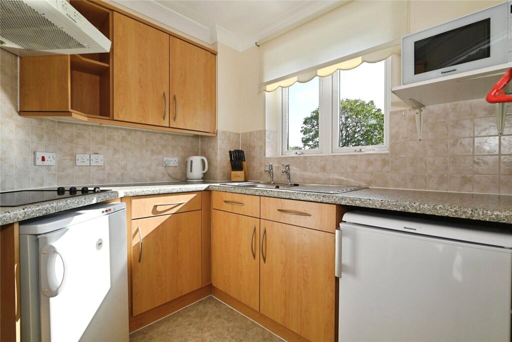 Apartment in Reading - View 5