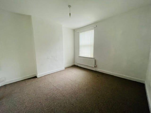 House in Sandwell, West Midlands - More