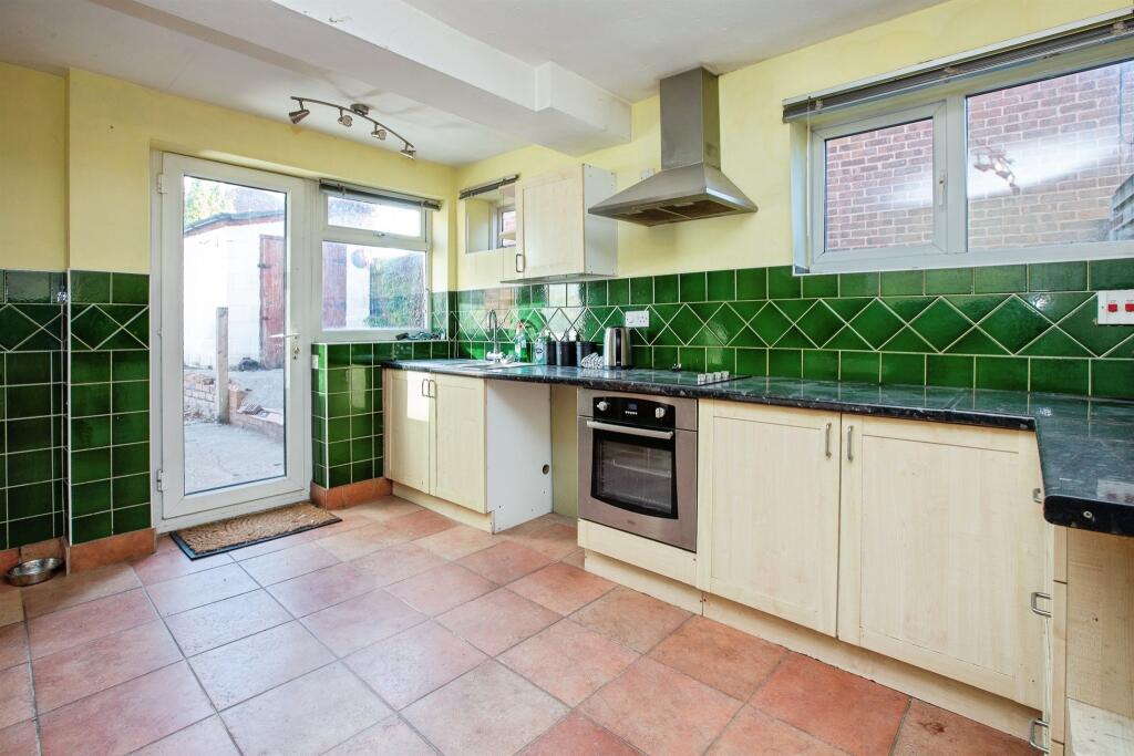 House in Ripley - More