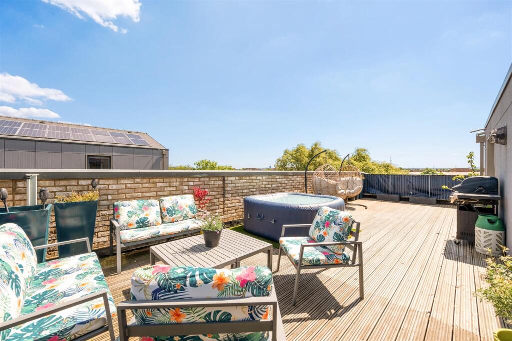 Apartment in London - View 5