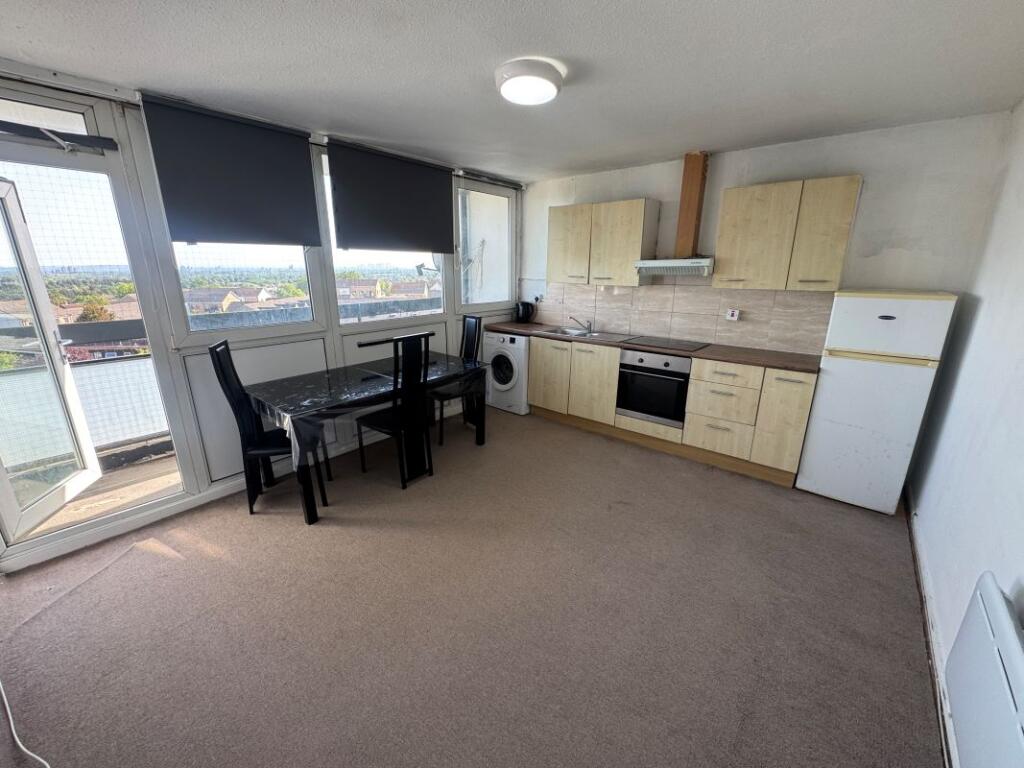 21 Buckthorne House, 43 Yellowpine Way, Hainault, IG7 4AZ photo 4