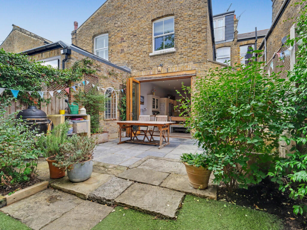 House in London - View 5