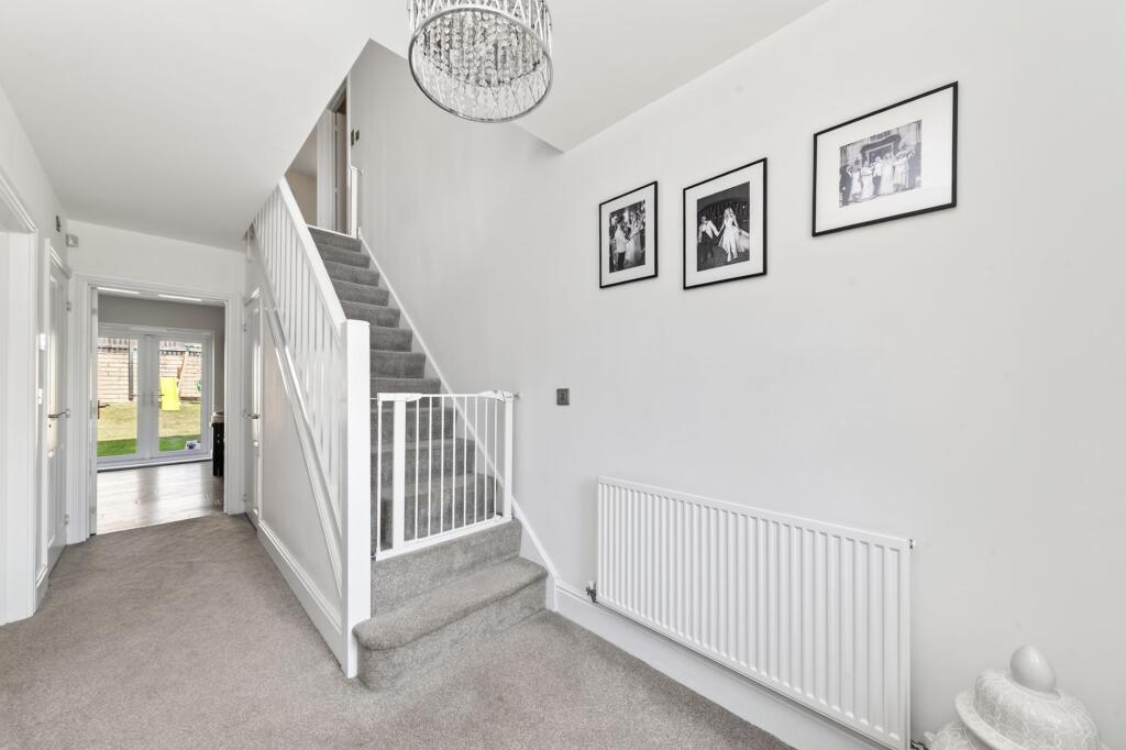 House in Wakefield - View 5