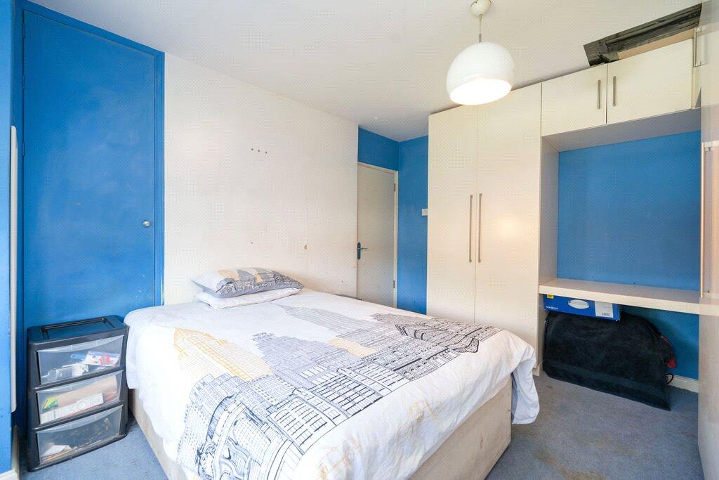 House in London, Harrow Weald - View 3
