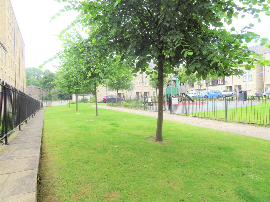 Apartment in Kirklees, West Yorkshire - More