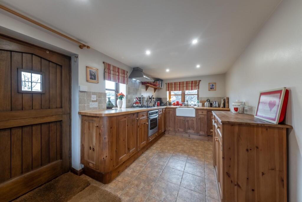 Gallowsclough Lane, Norley photo 2