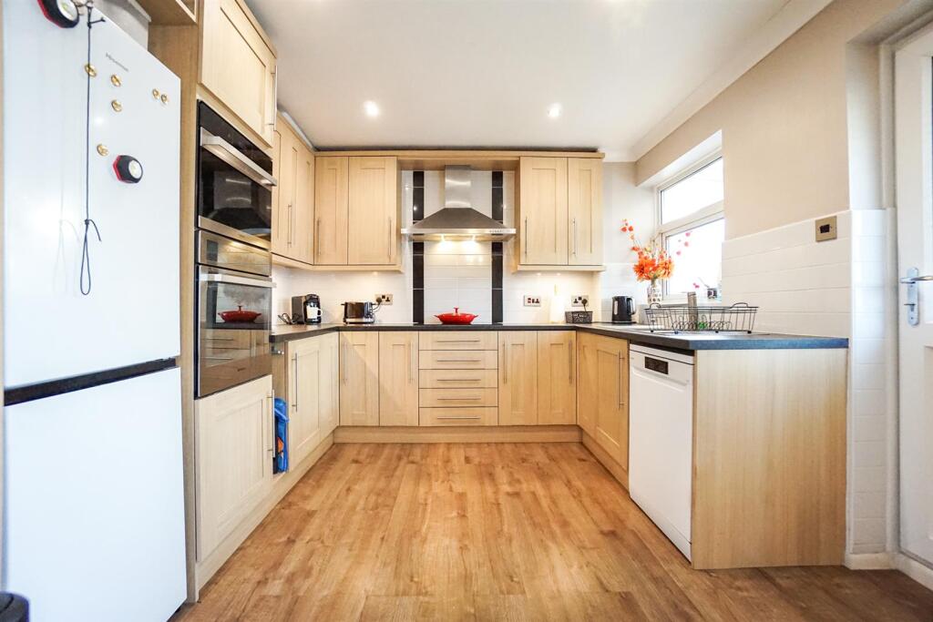 House in Chesterfield, Brimington - View 2