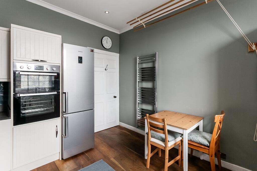 Apartment in Edinburgh, The Shore, Leith - More