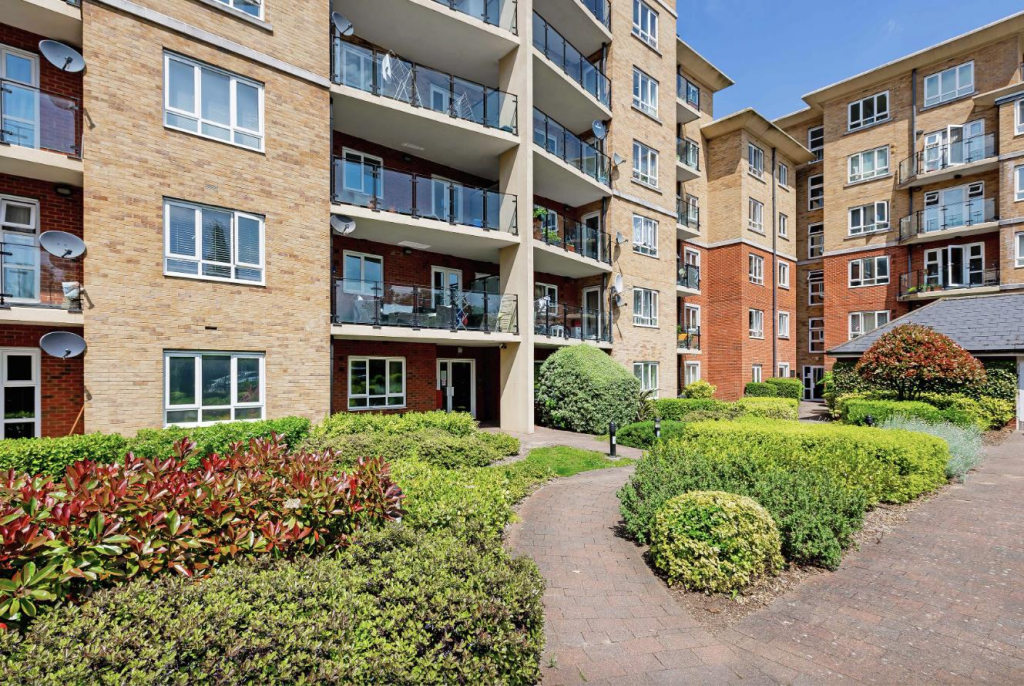 Main image of property: Glebelands Close, London