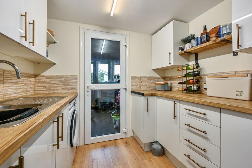 Folkington Gardens, St. Leonards-On-Sea, TN37 photo 3