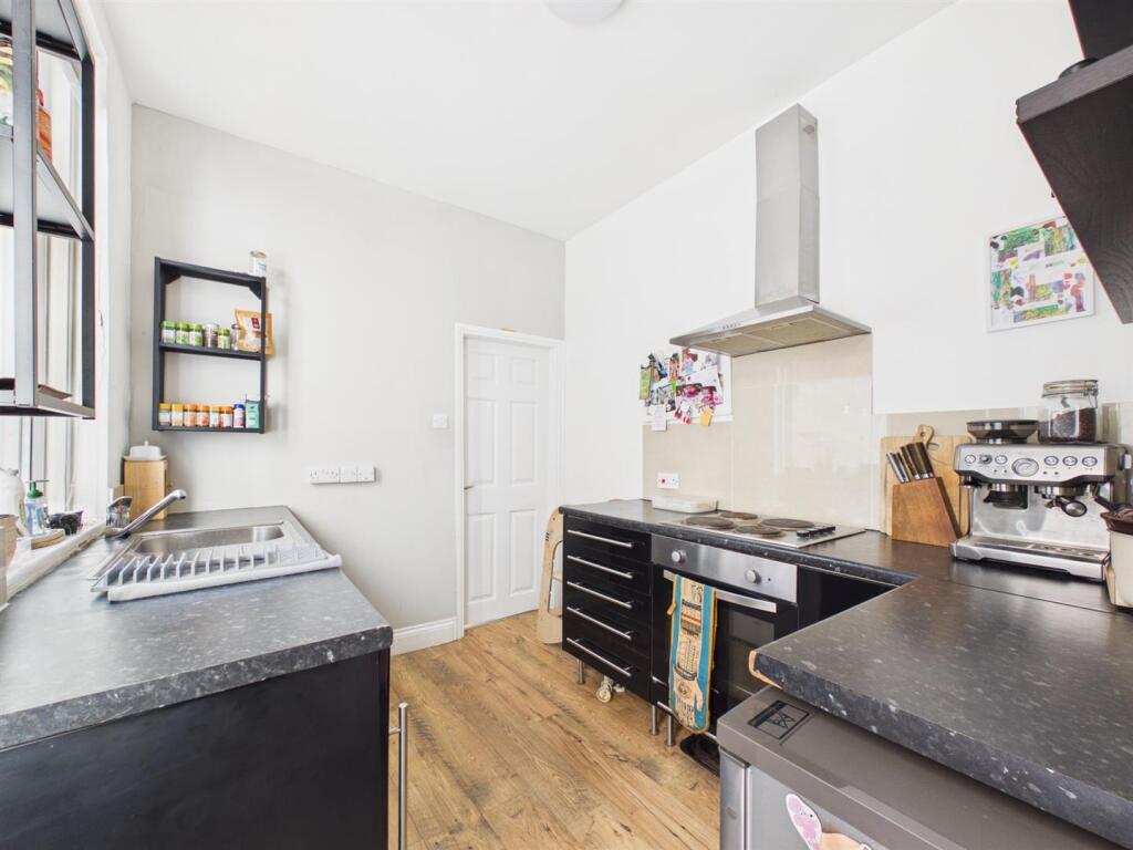 Apartment in Newcastle upon Tyne - View 4