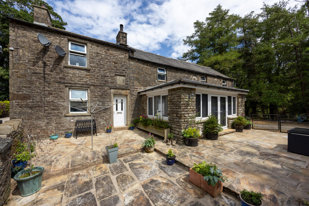 Main image of property: LA2