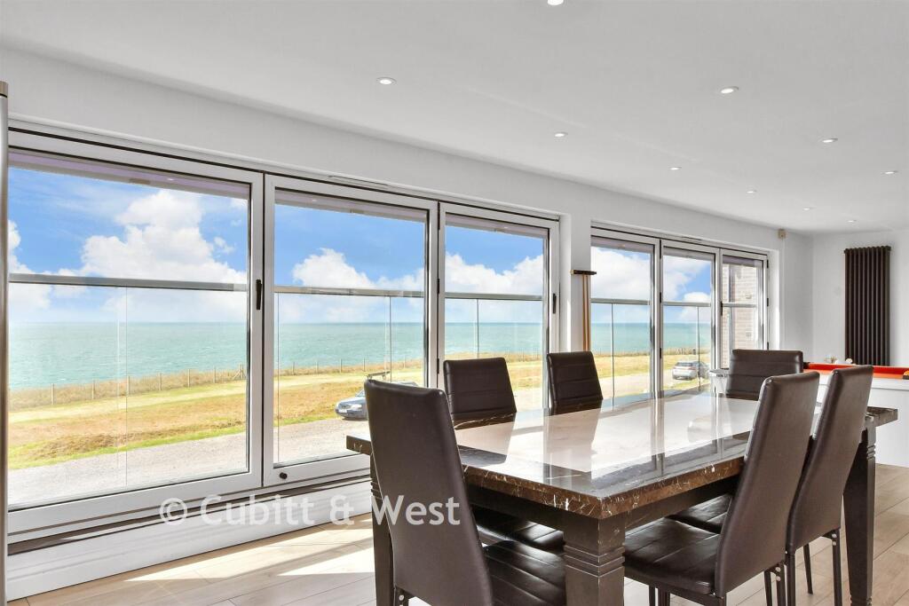 House in Peacehaven, Telscombe Cliffs - View 2