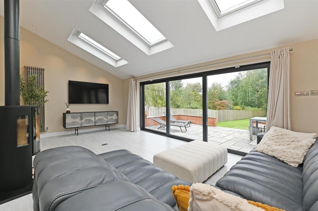 Main image of property: Cairns Road, Crosspool, S10