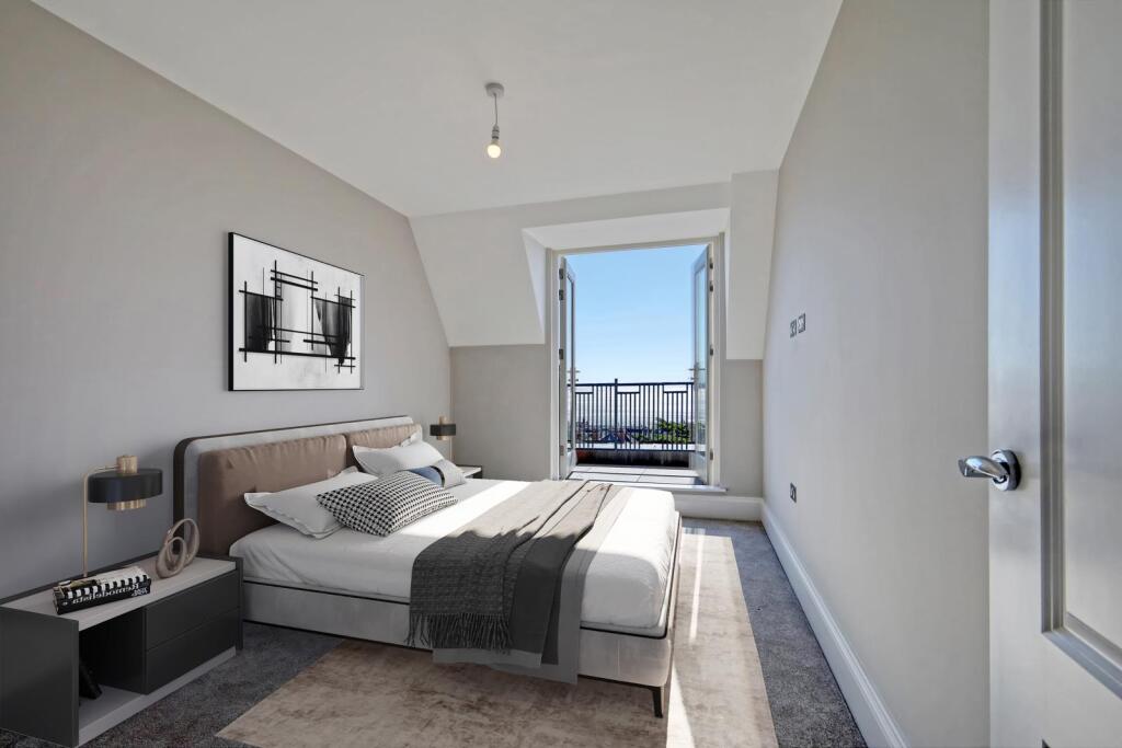 Apartment in Southend-on-Sea - More