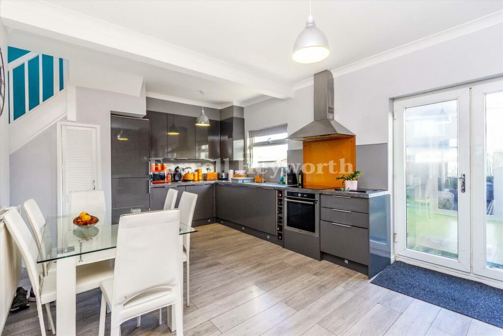 2, Kingsway Court photo 2