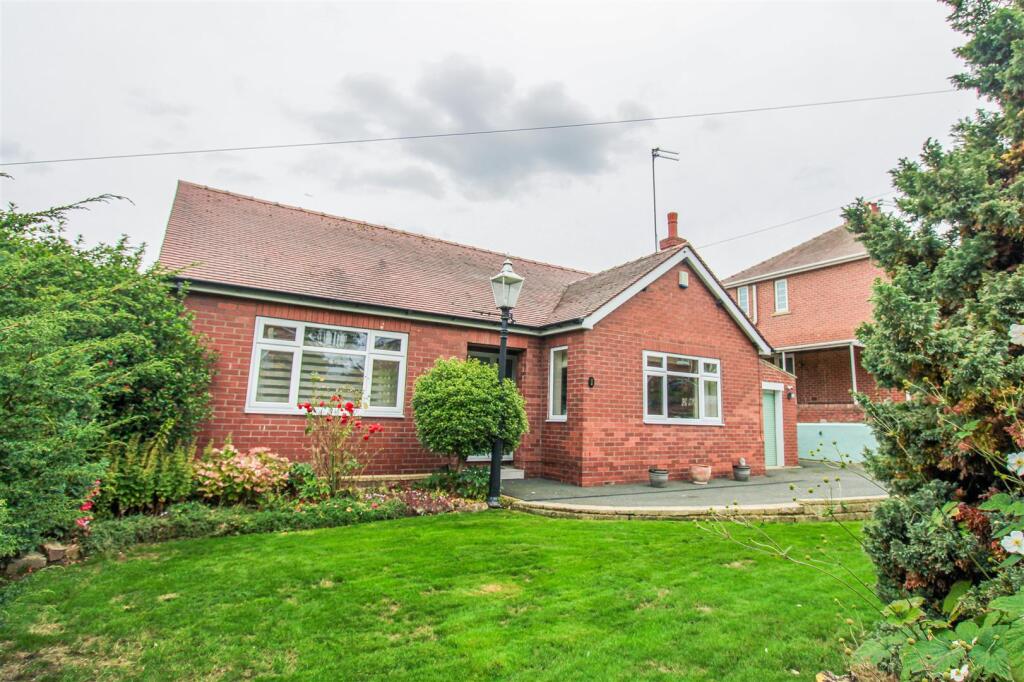 Main image of property: Silcoates Lane, Wrenthorpe