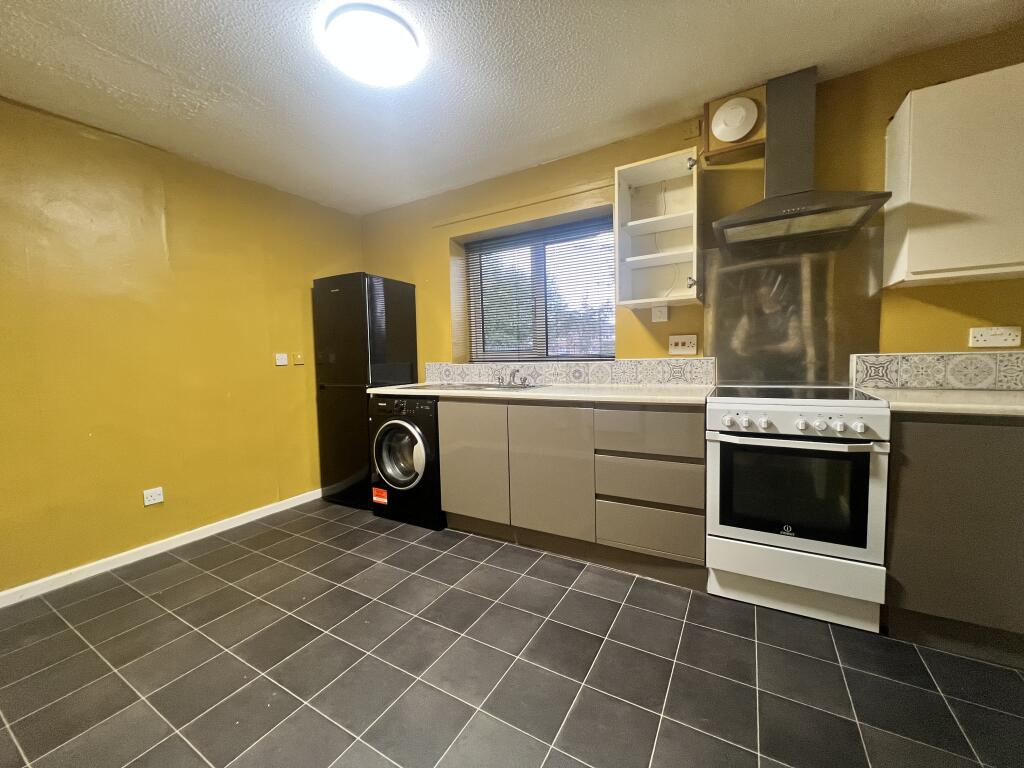 Fir Trees Place, Preston, PR2 photo 2