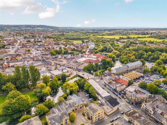 7 The Bridge, Chippenham, Wiltshire, SN15 1HA | Fr