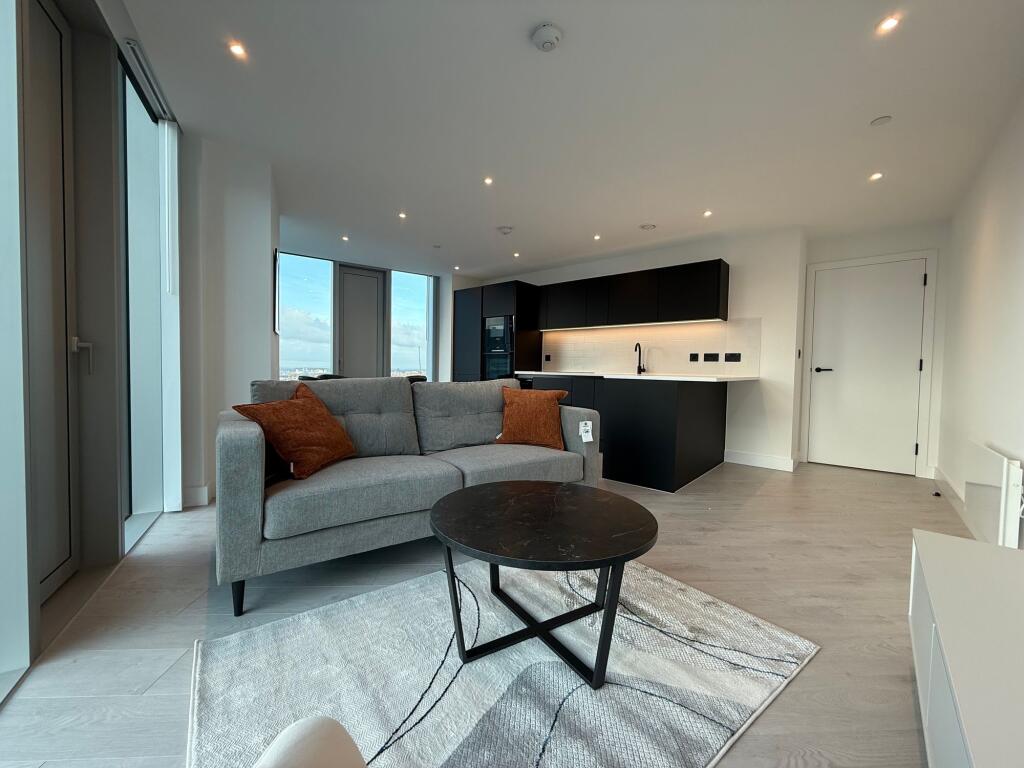 Main image of property: 1 Trinity Way, Manchester, M3