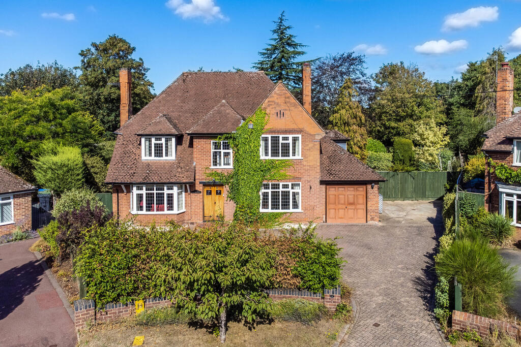 Main image of property: Wincott Close, Stratford-Upon-Avon, CV37