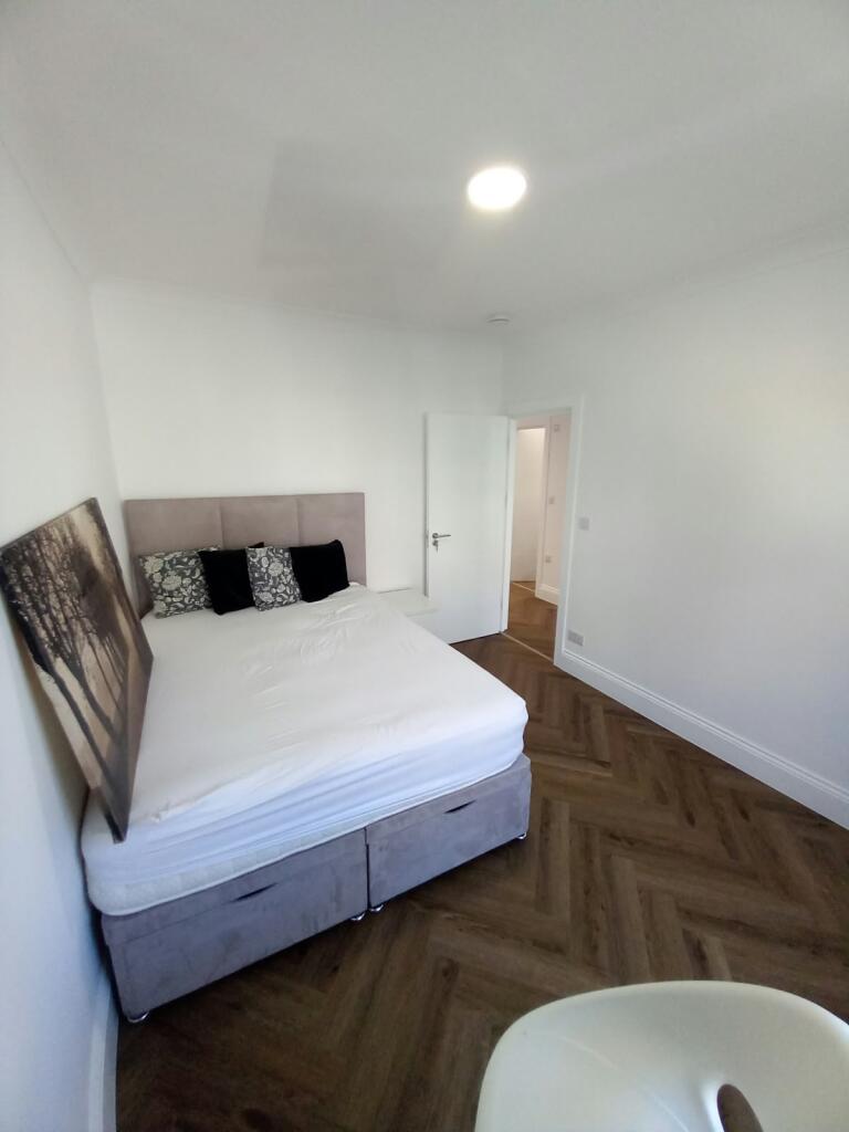 Apartment in London - More