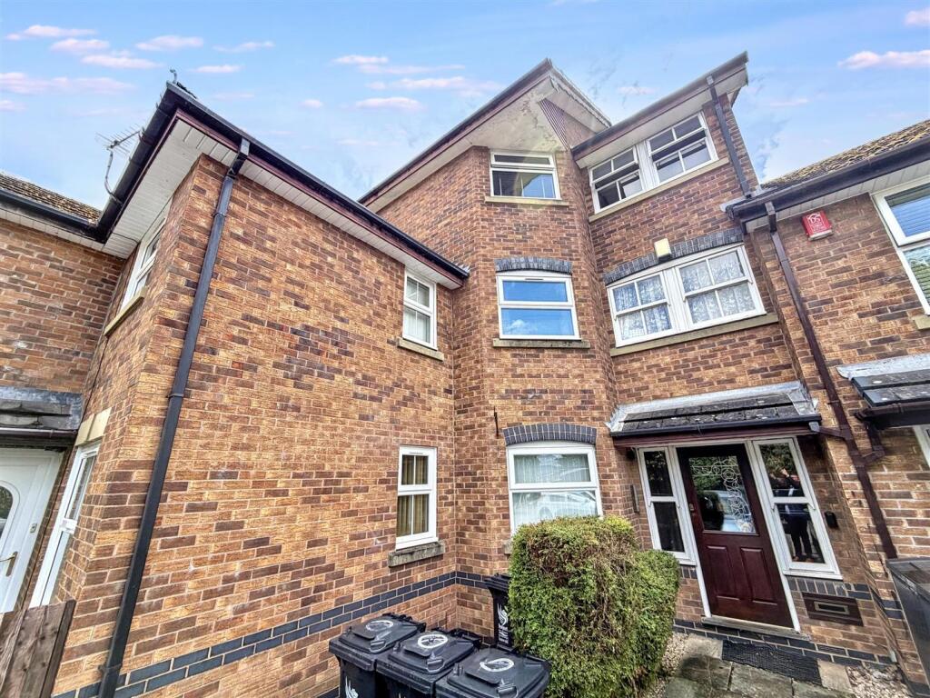 Apartment in Newport, Somerton, Liswerry - View 2