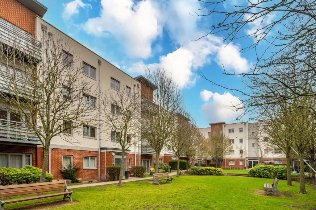 Hawker Place, Walthamstow, Walthamstow, London, E17 - Widok 5