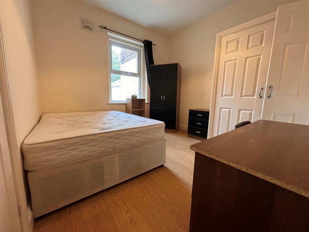 House in Newcastle upon Tyne, Heaton - More