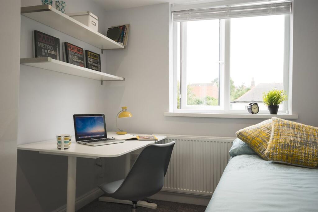House in Nottingham - View 5