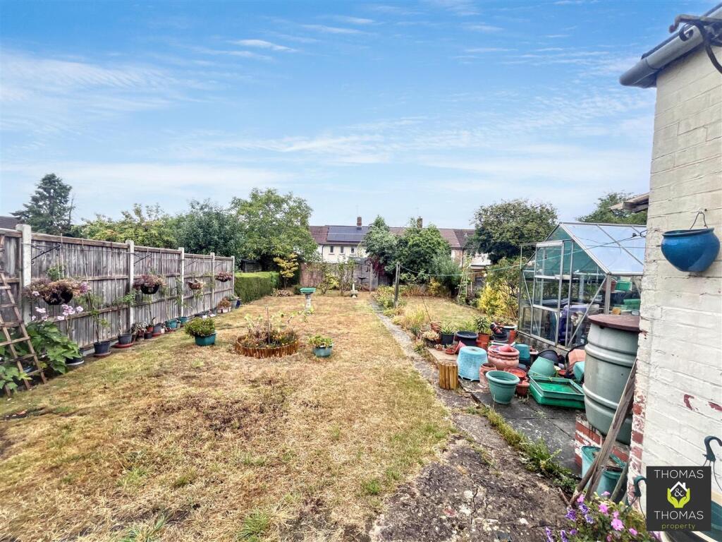 House in Tewkesbury, Bentham, Badgeworth - More