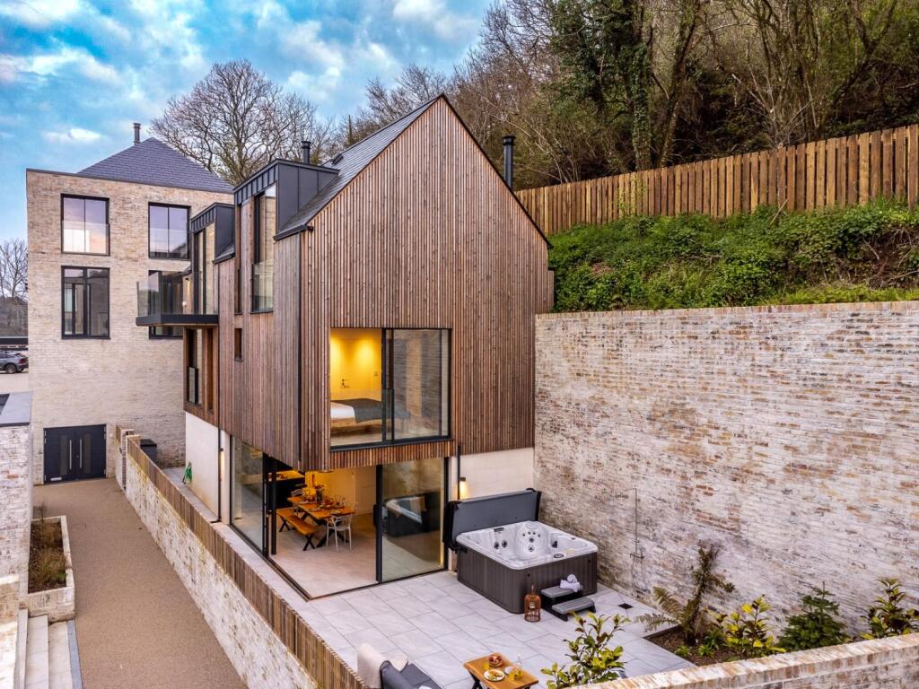 Main image of property: Fulmar House, Golant