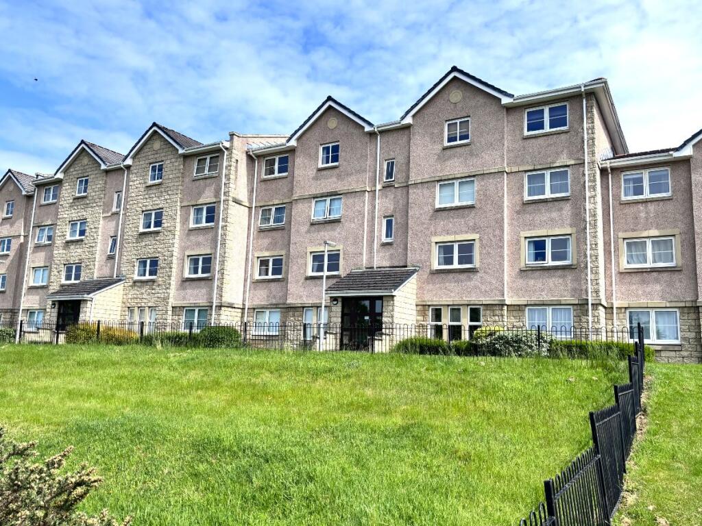 Main image of property: 94 Inverewe Place, Dunfermline