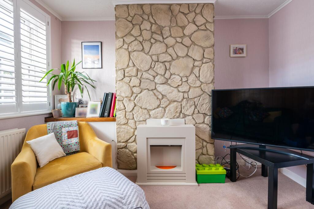 House in Redhill - More