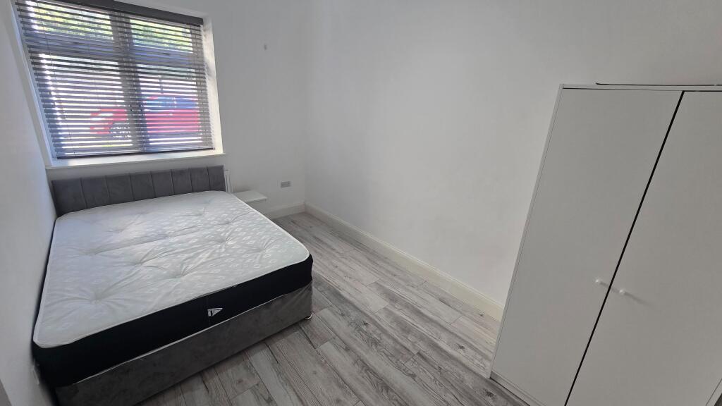 Apartment in Bury, Greater Manchester - View 3