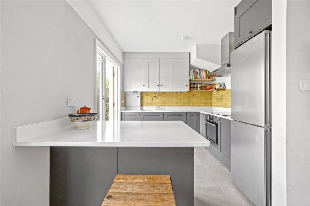 House in London, Highams Park - More