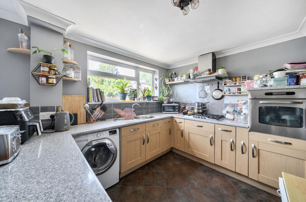 Horsneile Lane, Bracknell, Berkshire - View 2