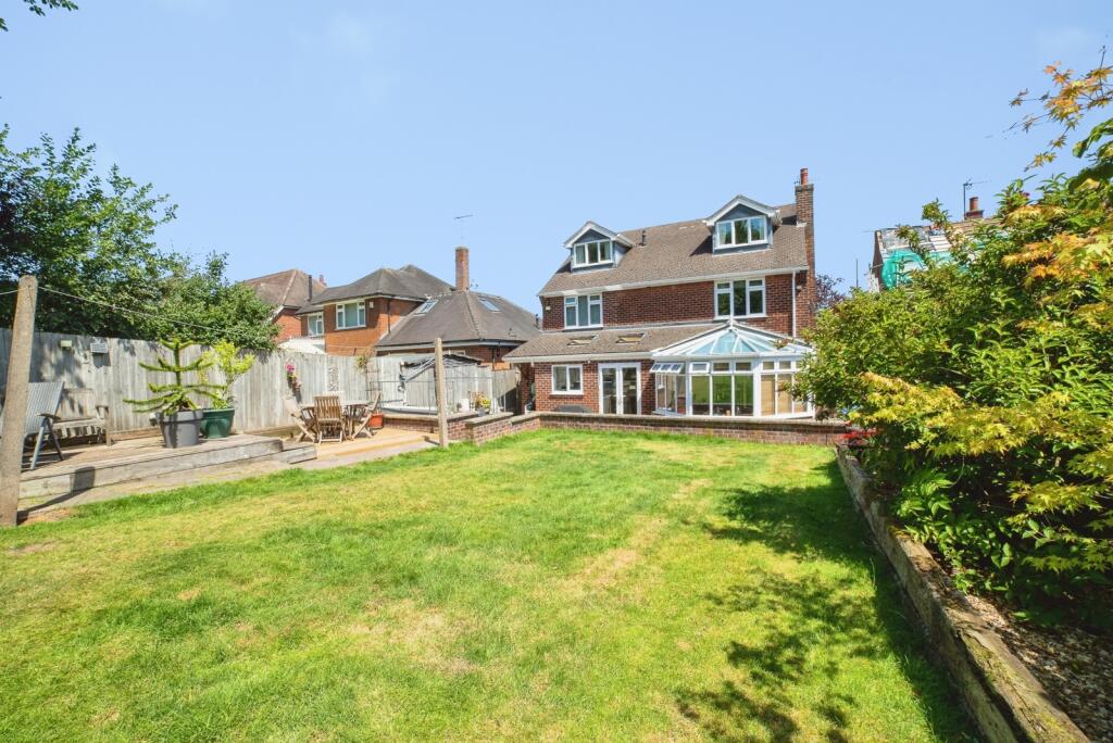 House in Mansfield, Nottinghamshire - View 4