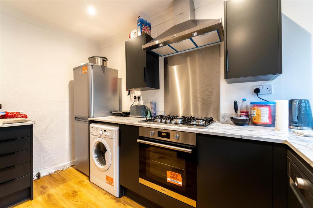 5 bedroom house for rent