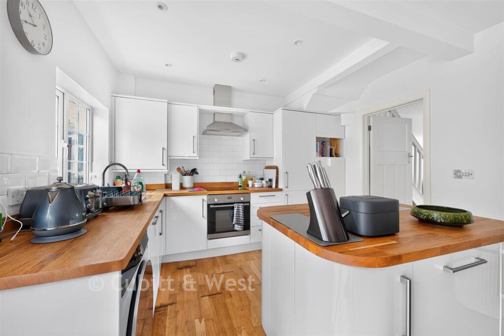 House in London - View 2
