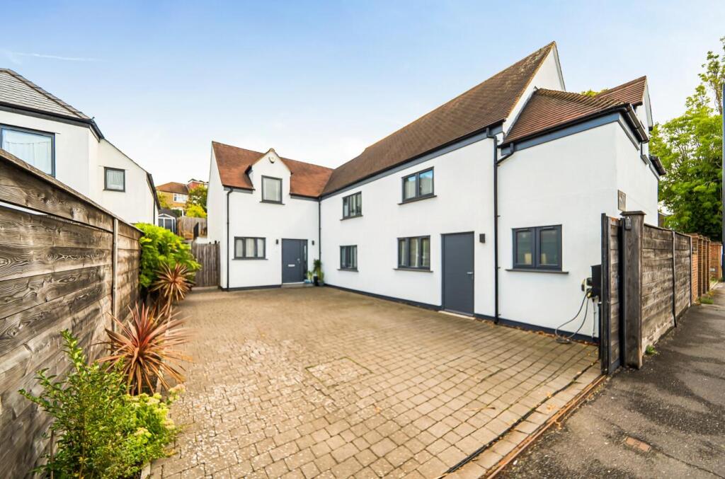 Main image of property: Kenton Lane, Harrow, HA3
