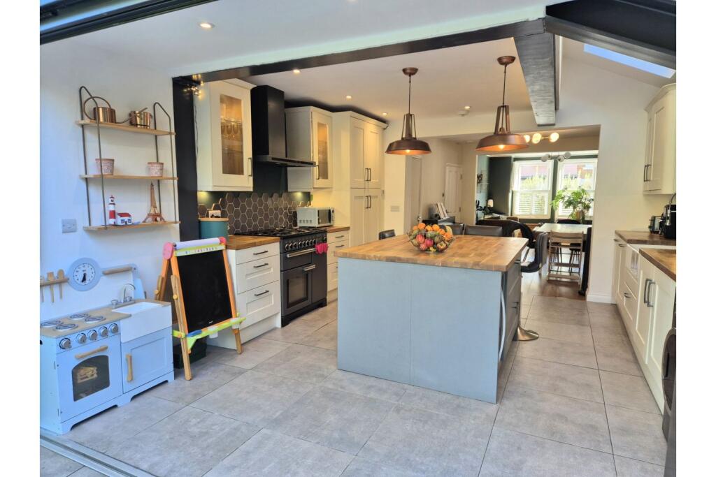 House in London, Hanwell - More